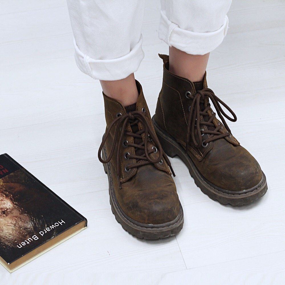 Hello Em handsome and neutral street big toe shoes round toe dark brown leather mid-tube motorcycle Martin boots for men and women