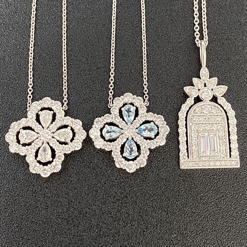 Water Drop Four-Leaf Clover Loop Necklace, Gate of Happiness Necklace, Natural Real Diamond, Cultured Diamond, Platinum Pt950Hw Pendant Water Drop Four-Leaf Clover Loop Necklace, Gate of Happiness Necklace, Natural Real Diamond, Cultured Diamond, Platinum Pt950Hw Pendant