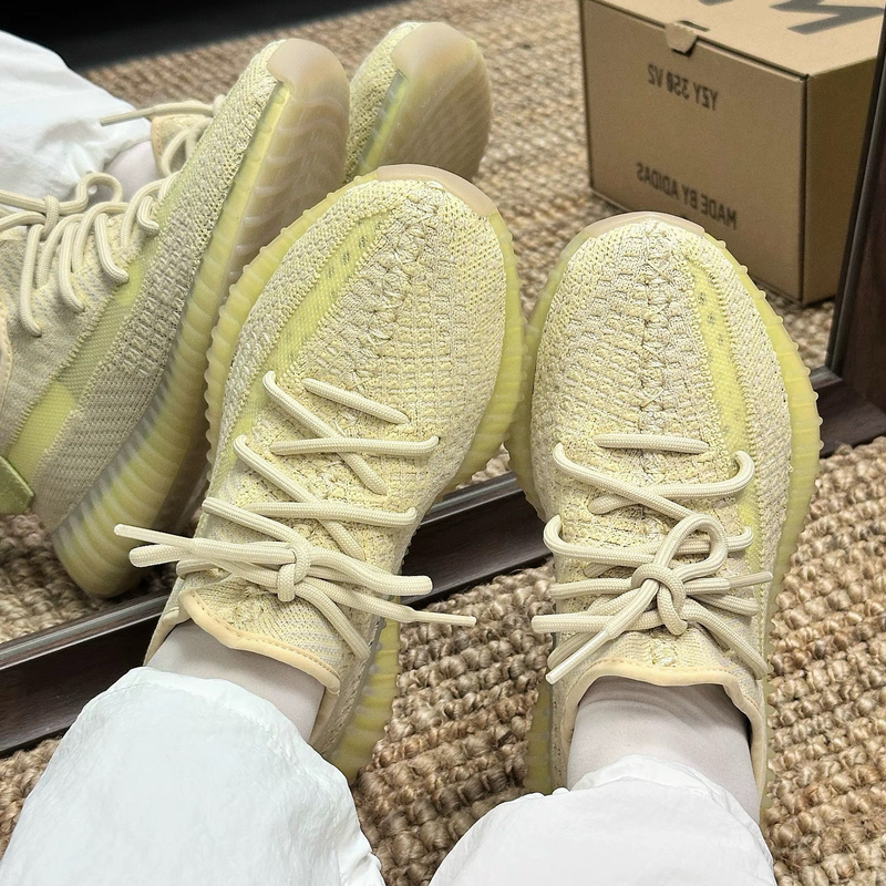 Adidas Yeezy Boost 350 V2 Low-Top Sports Casual Shoes for Men and Women Fx9028