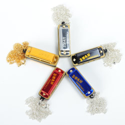 SWAN Swan mini harmonica ສີ່ຮູແປດໂຕນສາຍຄໍ keychain trinket pendant ຂອງຂວັນເດັກນ້ອຍ