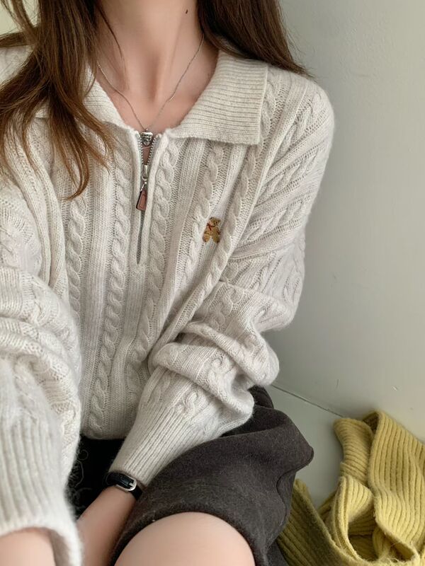 2026 Autumn New Style Turn-Down Collar Half-Zip Cartoon Bear Embroidery Fashionable Youthful Loose Versatile Knitted Sweater