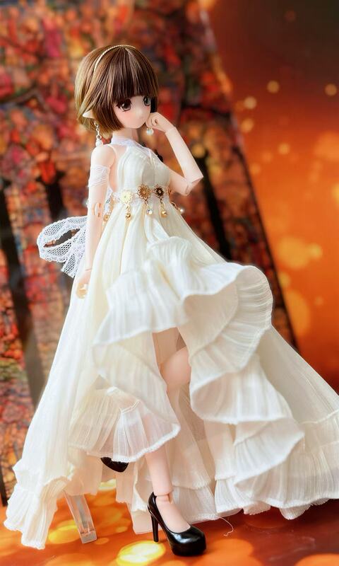 Only Selling Clothes, Size 4, Special Size 6, Eight-Tenths Length, Total Two Pieces, Off-White Side-Trailing Gown with Bow and Ribbon