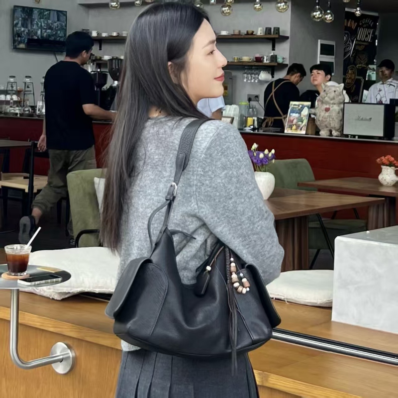 2026 New Vegetable-Tanned Sheepskin Casual Hobo Bag Single Shoulder Crossbody Bag Genuine Leather Large Capacity Commuter Tote Bag for Women 2026 New Vegetable-Tanned Sheepskin Casual Hobo Bag Single Shoulder Crossbody Bag Genuine Leather Large Capacity Commuter Tote Bag for Women