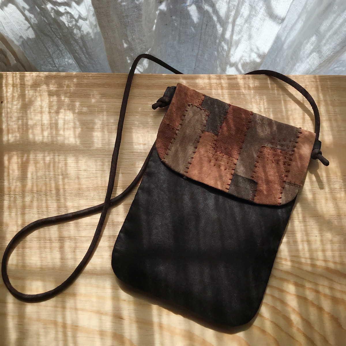 Unfinished original silk fragrant cloud yarn persimmon dyed ancient cloth boro thorn clamshell multi-functional mobile phone bag diagonal small bag