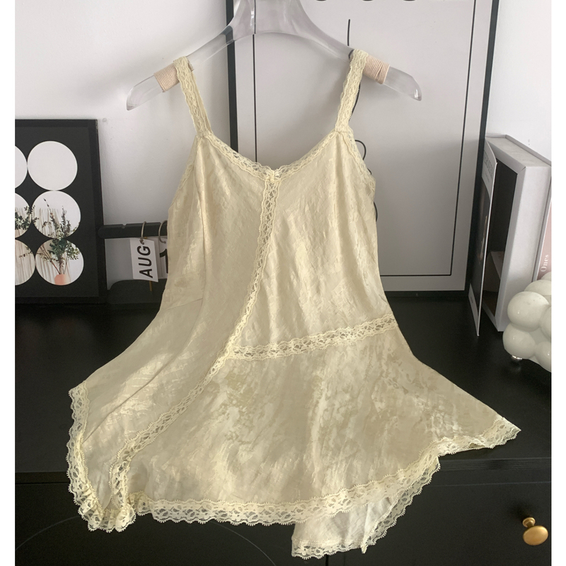 Ear Gradient Iridescent Mermaid Embossed Silk Linen Lace Patchwork Curved Hem Camisole Top