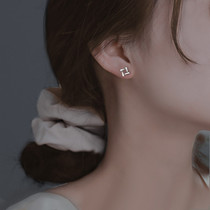 Delicate small ear nail 2022 New wave summer small crowdsourced pure silver anti-allergy minimalist ear decoration High sense light and luxurious earrings