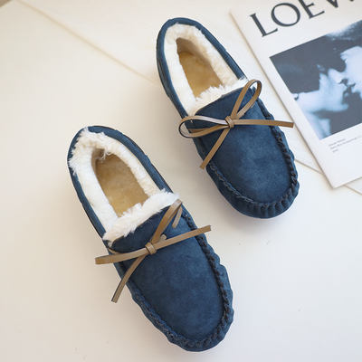 Doudou Shoes are a new type of warm, fleece, versatile, flat-soled, soft-soled, comfortable, large-sized cotton shoes for women to wear in autumn and winter