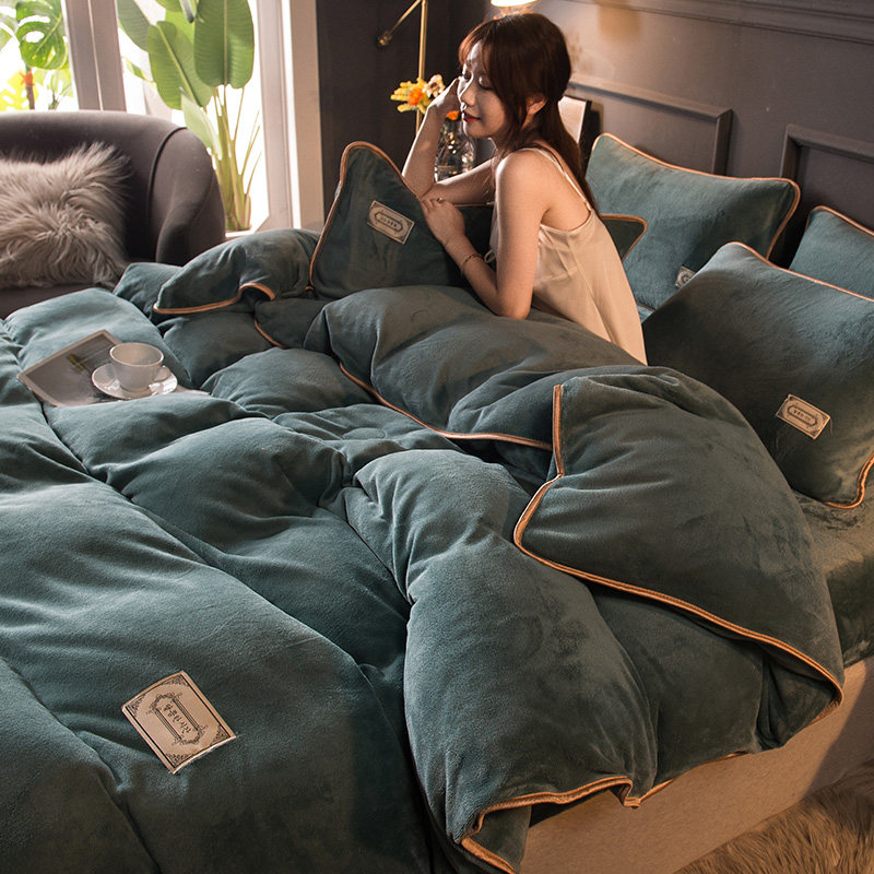 Thickened Coral Suede Four Pieces Beds Winter Gushed Double Face Suede Milk Flannel Quilt Cover Bed Linen Three Sets