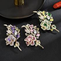 Luxurious camellia design leaf zircon brooch elegant and versatile suit accessories corsage INS temperament brooch