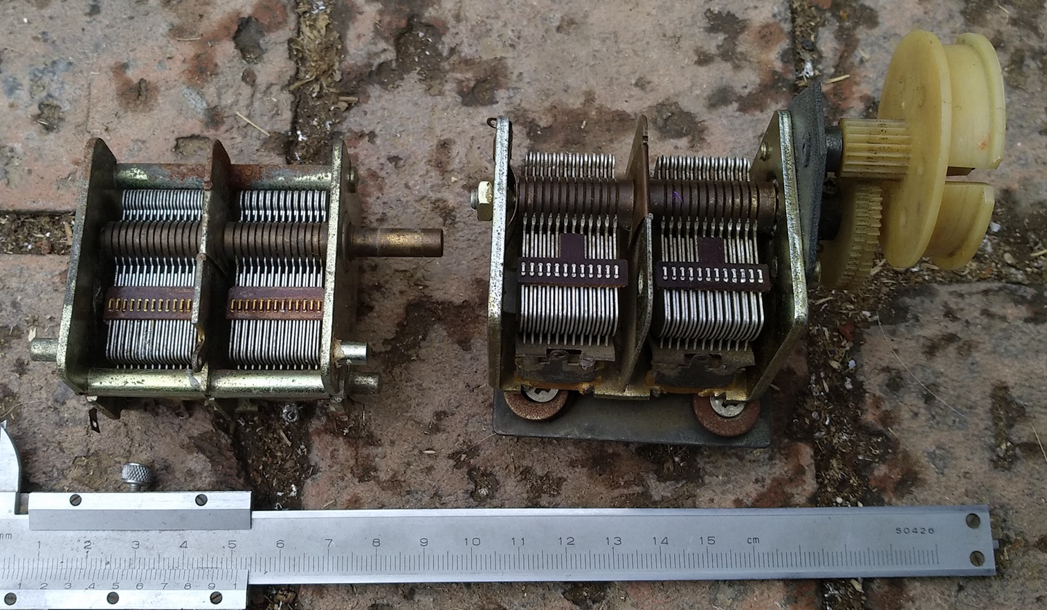 Used air double - connected variable capacitor double - linked