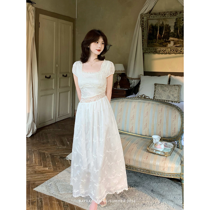Lei Yingjun [Heartbeat Signal] French-Style Gentle Off-White Floral Embroidered Dress with Multi-Layered Lace and Waist-Cinching Design