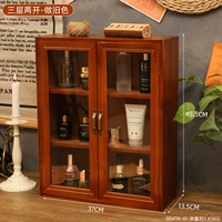 Три этажа и два старых старых цветов с открытым