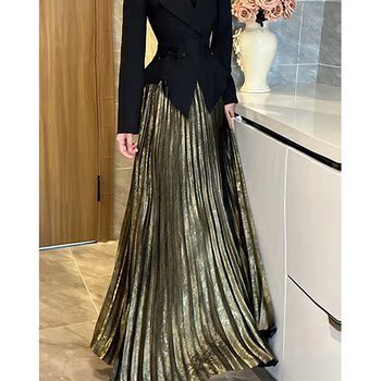 Golden Pleated Skirt for Women, New Summer Style, French Style, Fashionable, Age-Reducing, High-End, Long Skirt with Large Hem
