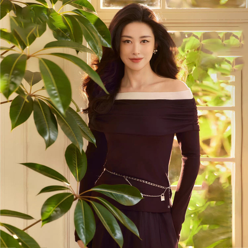 [Same Style as Zhu Zhu] Yijia Off-Shoulder Slim-Fit Knit Top 2026 Spring New Arrival 1H3200041