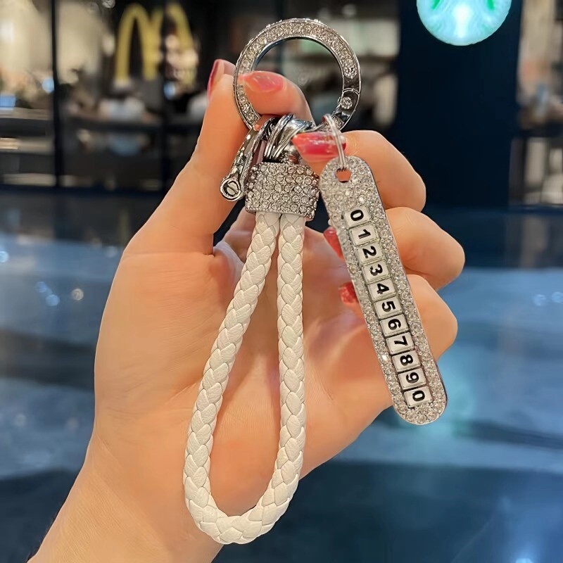 Trendy Car Keychain for Women, High-End Key Ring with Diamond, Anti-Lost Number Plate Keychain, Luxurious Key Chain Accessory