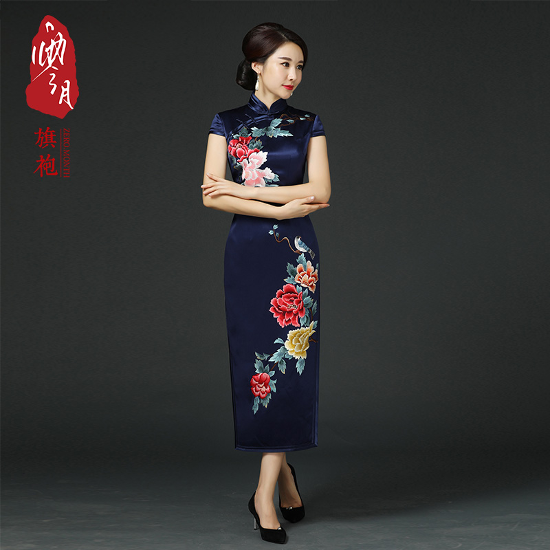 Zero month hand-embroidered cheongsam new long version of cheongsam embroidered silk cheongsam catwalk banquet wedding mother-in-law dress