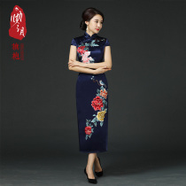 Zero month hand embroidered Cheongsam new long cheongsam embroidery silk cheongsam catwalk banquet wedding mother-in-law costume