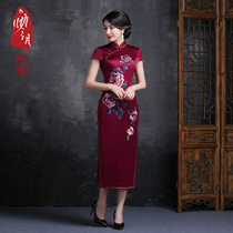 Zero month improved cheongsam handmade embroidered Cheongsam dress dress long heavy silk wedding mother cheongsam Silk