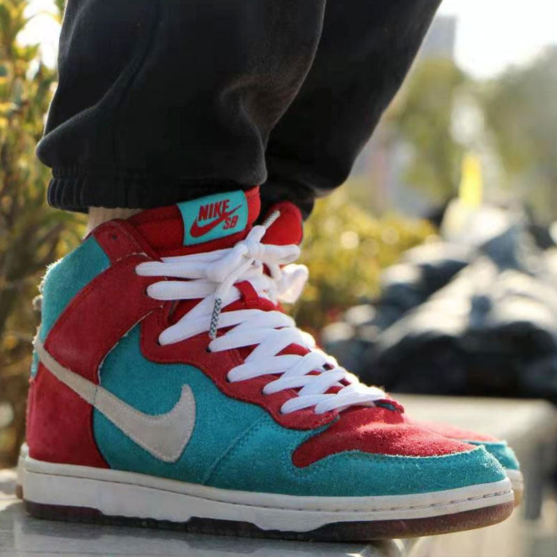 nike sb bloody gum dunks
