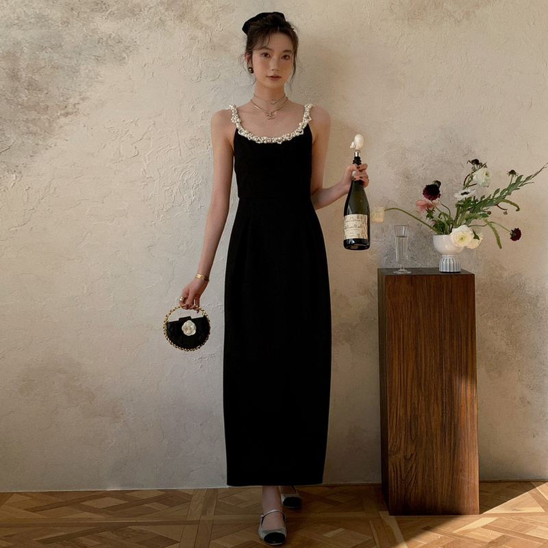 Plus Size Women's French-Style High-End Simple Round-Neck Pearl Strap Long Dress, Elegant and Slimming, Suitable for Birthday Parties and Banquets Plus Size Women's French-Style High-End Simple Round-Neck Pearl Strap Long Dress, Elegant and Slimming, Suitable for Birthday Parties and Banquets