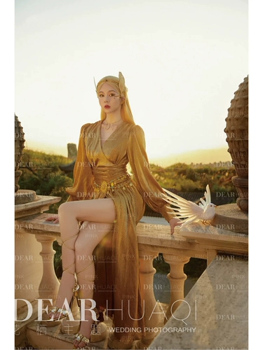 Модное золотое сексуальное платье подходит для фотосессий, костюм