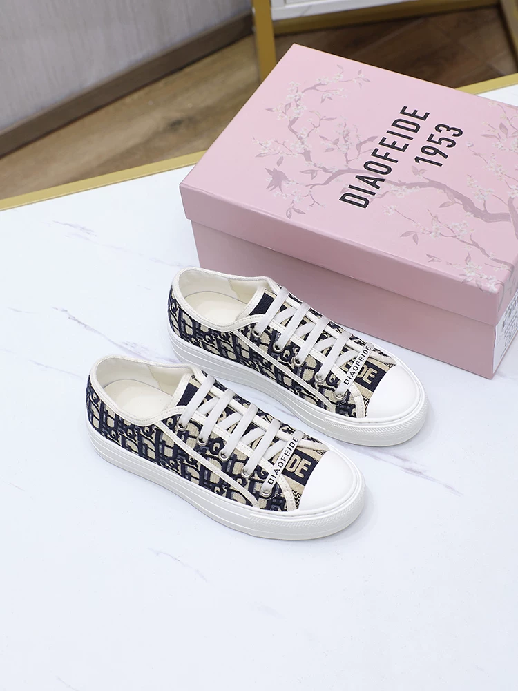 Классические кроссовки Damen Diofide 2023 Новые замшевые кеды женские casual шнурованные вышитые глубокий носок модные универсальные ботинки