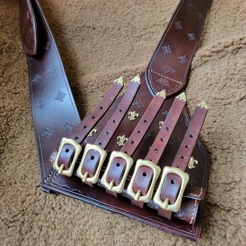 -Order - European medieval swift sword sheath cowhide shoulder shoulder sword hanging thorn sword armed shoulder strap brass accessories