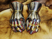 -Order-European medieval knight sheathed armor plate armor gloves sand leaking iron hand low carbon steel intersteel brass
