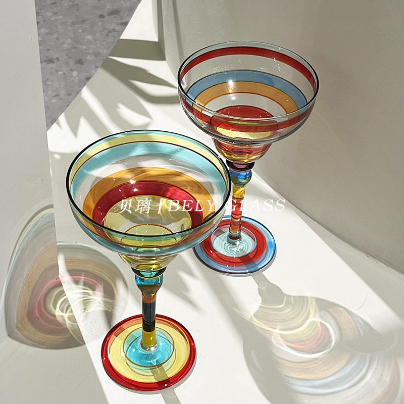 经典与创意的碰撞：伏特加鸡尾酒的艺术世界