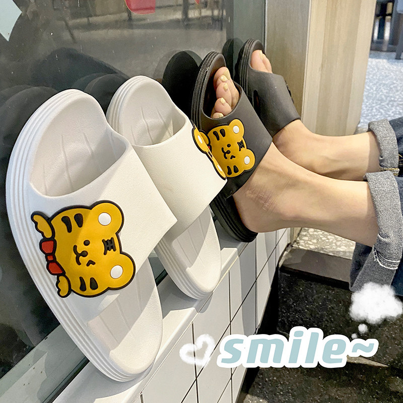 Slippers Women Summer Outwear Inins Tide Cartoon Cute Senior Feel Seaside Beach Shoes Non-slip Deodorant Couple Cool Tug