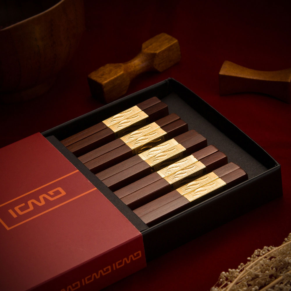 Red Sandalwood Solid Wood High-end Chopsticks Home Non-slip High Temperature Resistant Fashion Refined Chinese High-end Red Wood Chopsticks 2022 new