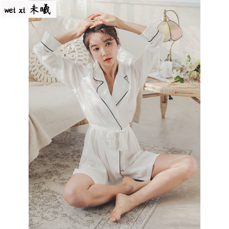 2020 mới Yujie Fan đồ ngủ phụ nữ mùa xuân và mùa thu sexy băng lụa ren áo choàng tắm trắng dài đồ ngủ mỏng mùa hè - Night Robe