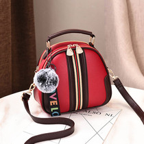 Small fragrant wind hand on the new small bag women 2021 New Tide Korean version of wild women cross body summer fashion shoulder