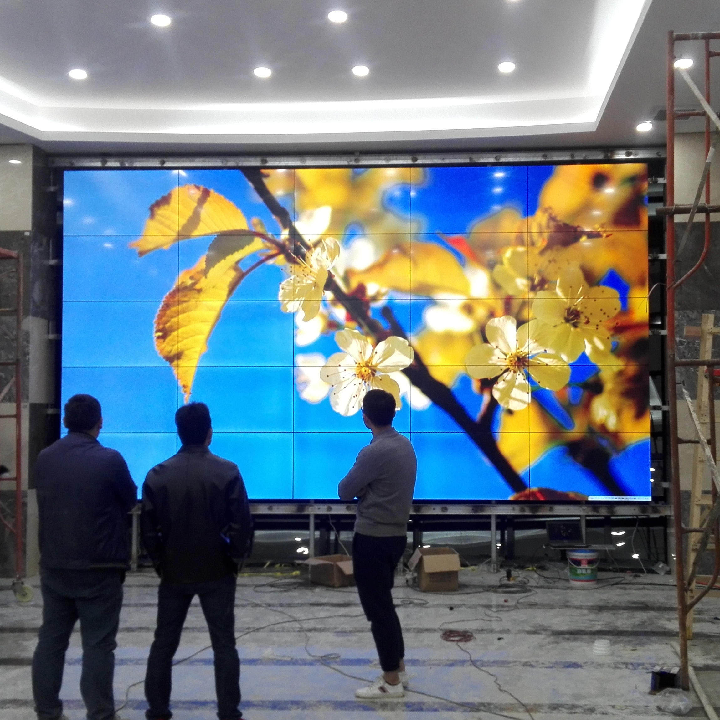 55 100 inch custom Samsung large LCD splicing screen display pavilion bar advertising stage monitoring TV wall