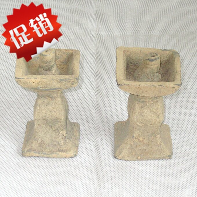 12 years old store Ming and late Qing Dynasty into the earth Clay Pottery Candlestick Pair A Pair Of Beauty Pint Bag Old Bag Genuine Ancient Play Miscellaneous Collection Paischen