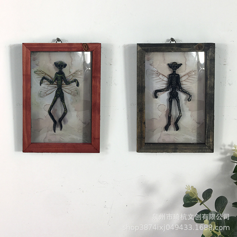 Cross-Border Popular Dark-Style Mysterious Animal Specimen Small Photo Frame Halloween Creative Personalized Solid Wood Hanging Frame Decoration