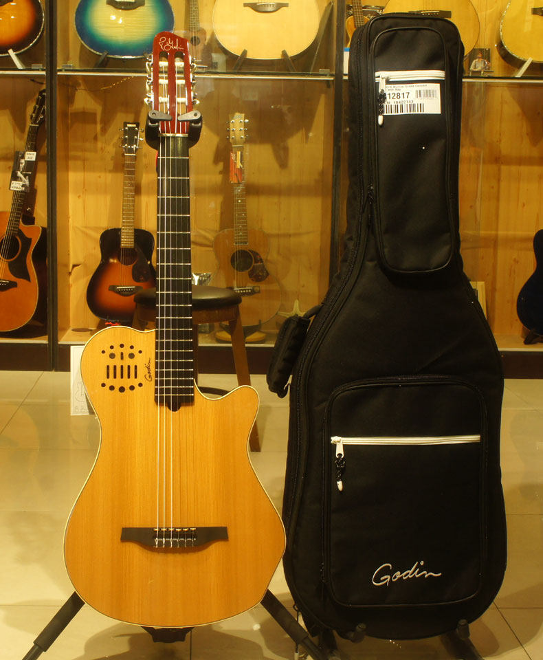 Canada Godin Acs Slim Multiac Grand Concert Nylon Electric Box Classical Guitar