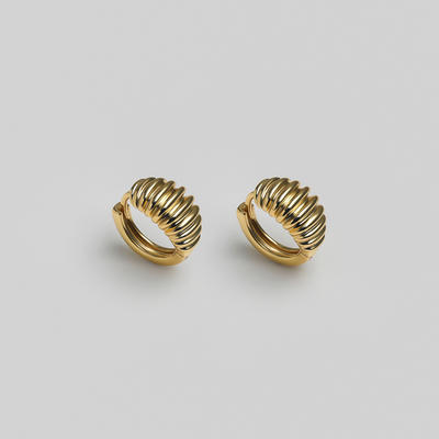 JUTIAN's minimalist golden threaded circular earrings for women, with a simple and niche design, are the new 2026 ear buckles