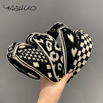 Korea Autumn Winter Hair Line Hair Hoop Female Retro Chessboard Lattice Head Stirrup Temperament Net Red Hair Card Out Wide Side Hair Hairpin Hairpin Hair Clip