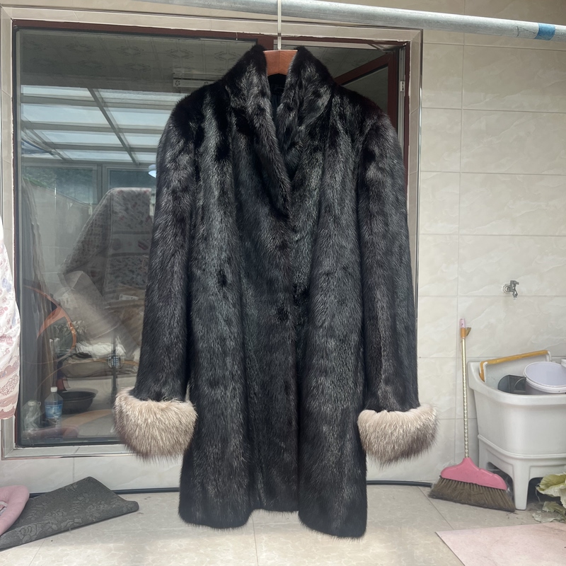 Vintage Returnable Imported Second-Hand Mink Fur Coat, Whole Mink, Women's Mid-Length Style, Crystal Fox, Almost New