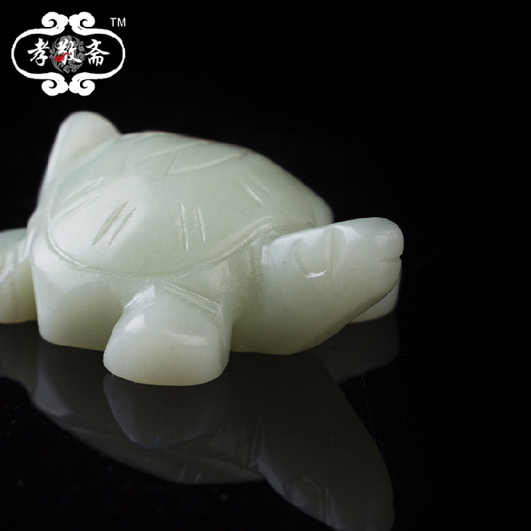 The Xiu Yuyu jade tortoise fortune turtle longevity tortoise Fushou All home town tombs are placed in front of the burial goods cinerary casket