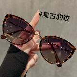 Бело-оливковые поляризационные солнцезащитные очки «кошачий глаз» для женщин. Новые высококачественные солнцезащитные очки с защитой от ультрафиолета для автомобилей 2025 года.