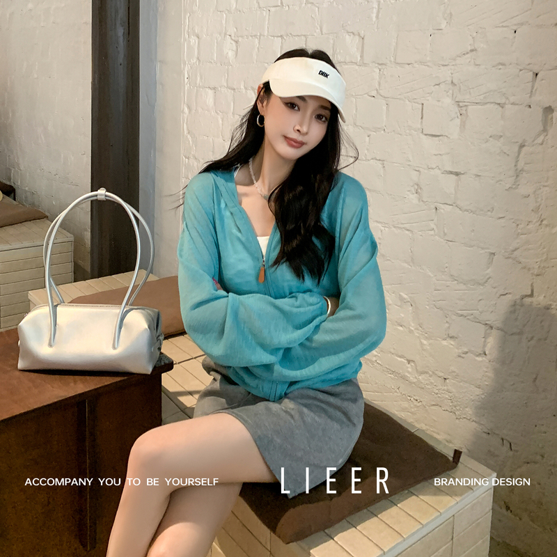 Lieer's "Ice Mint" Lightweight, Slightly Sheer Hooded Zip-Up Sunshade Air-Conditioning Versatile Cover-Up Jacket Lieer's "Ice Mint" Lightweight, Slightly Sheer Hooded Zip-Up Sunshade Air-Conditioning Versatile Cover-Up Jacket