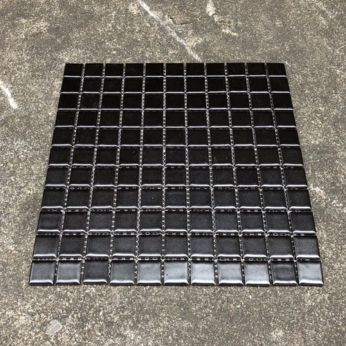 Черно -белая мозаичная фоновая настенная плит