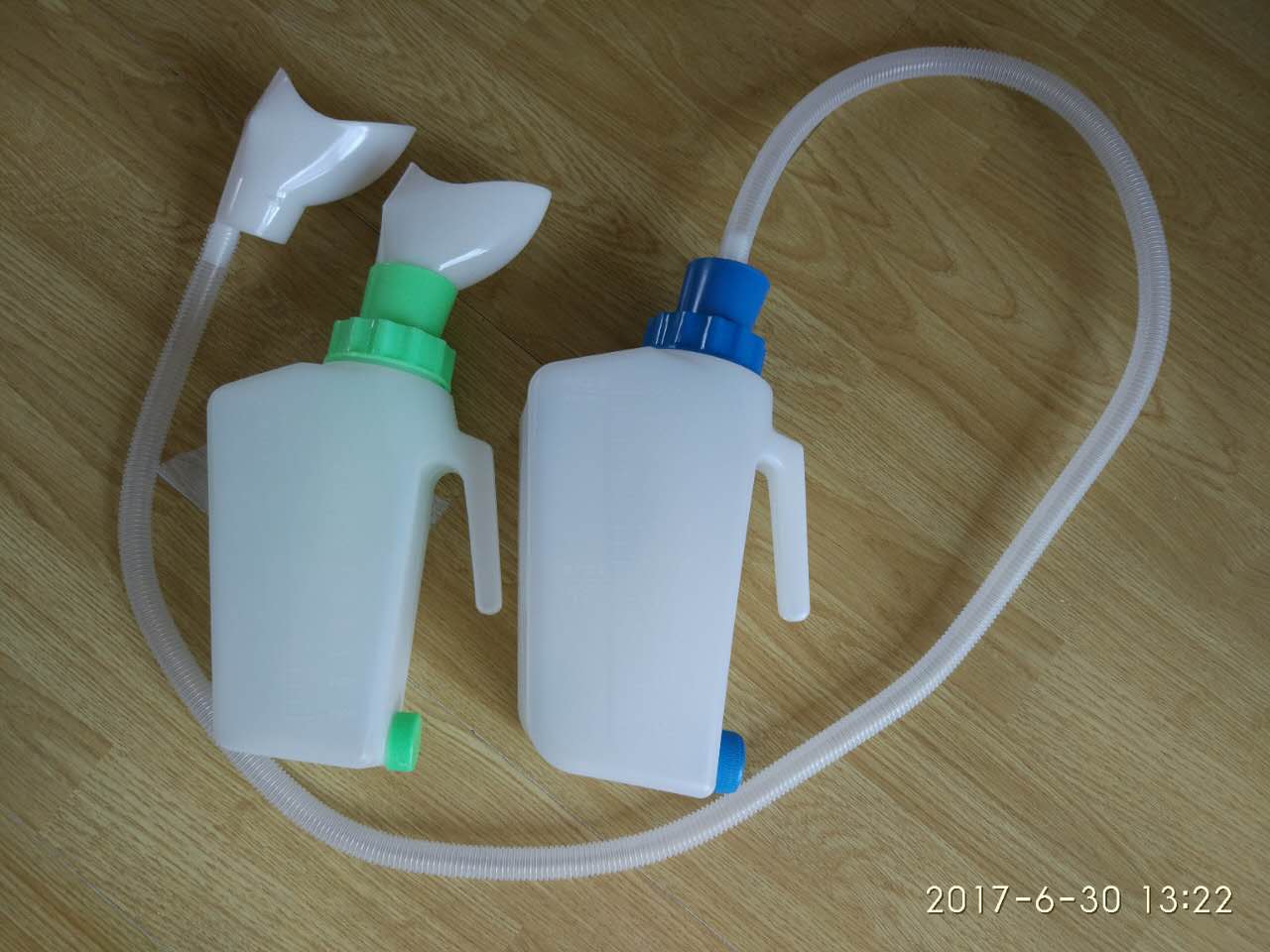 2000ML men and women universal portable urine pot patients with long distance driver urinators deodorant plus size poop pot