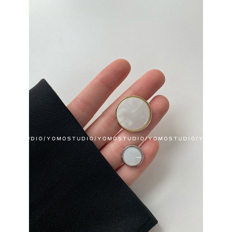 YOMOSTUDIO Xiaoxiang Yuanyuan Feng Gold and Silver Silver Metal Button Cover Woman Clothing