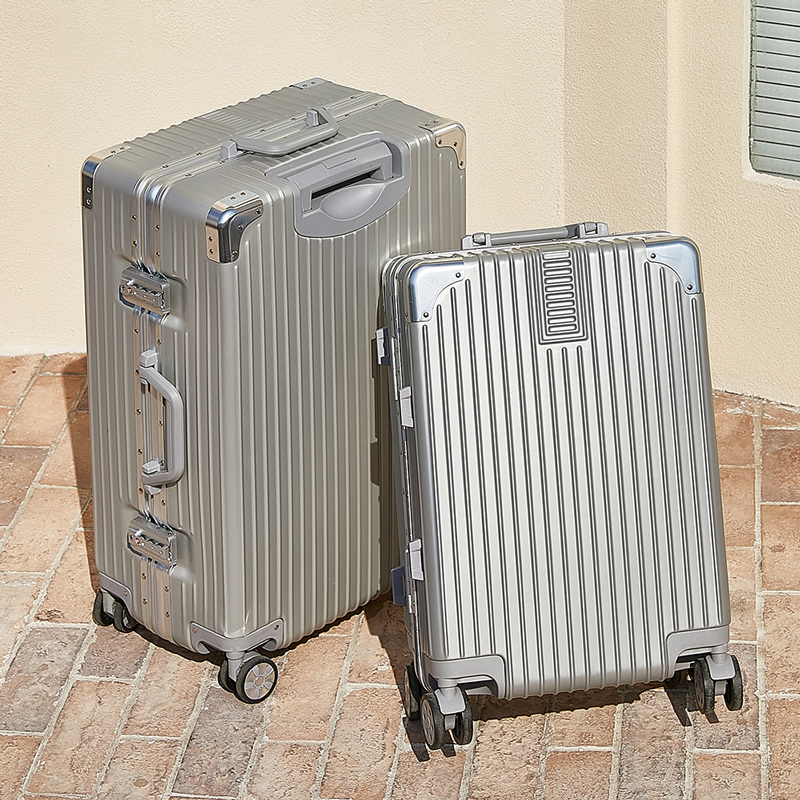 Senior silver retro suitcase 28 inch large capacity male and female student suitcase password lock silent wheel trolley case