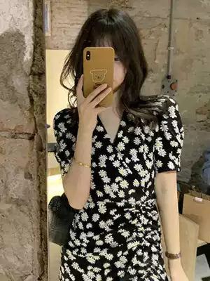 Floral dress summer 2021 new aged thin temperament goddess fan lotus leaf fish tail chiffon small black skirt