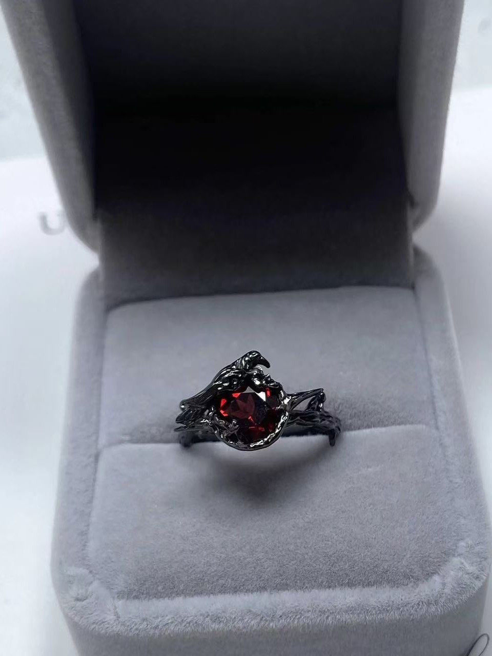 Original Design Dark Raven Ring, Sweet and Cool Style, High-End Niche Index Finger Ring, Love and Deep Space Qin Che Ring Trend