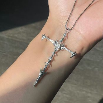 Original Niche Design High-End Skeleton Cross Pendant Female Sweet Cool Sexy Clavicle Chain Necklace Dark Jewelry